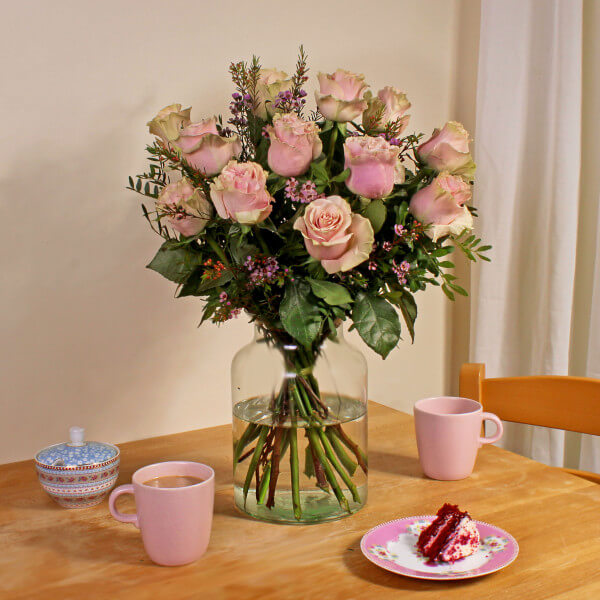 12 Pink Roses - Image 4
