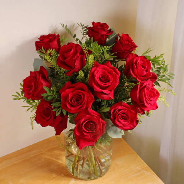 Luxury 12 Red Roses - Image 2